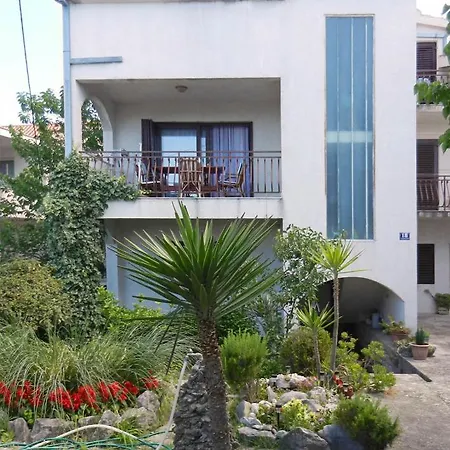 Apartment Felix 2 *